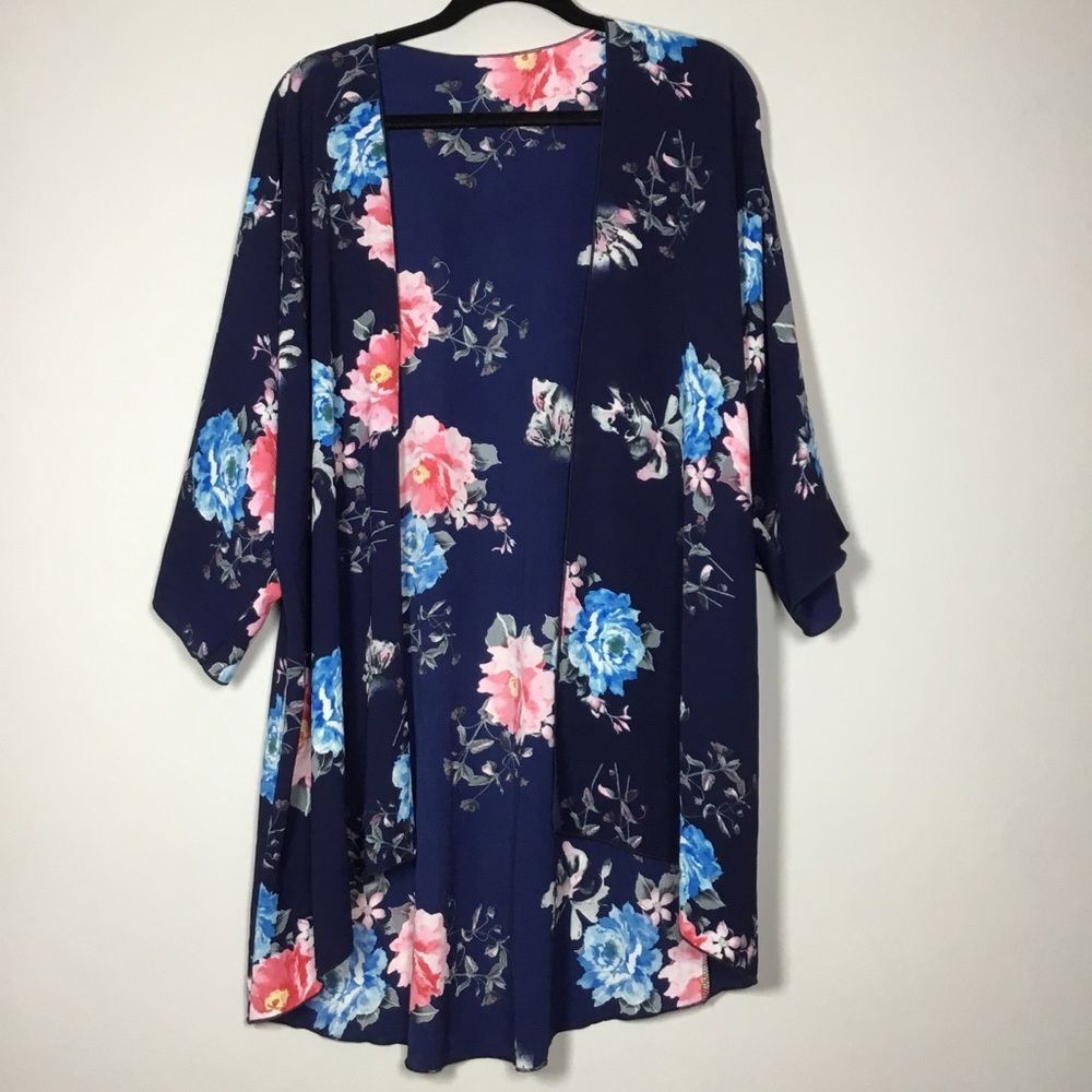 Navy blue floaty duster kimono with big pink and blue rose pattern size M boho